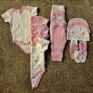 KiddieZoom Layette Essentials Gift Set, 17-pc, 0–3 Months